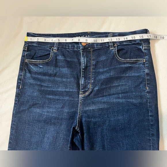 American Eagle Blue Women's Curvy Super Hi-Rise Denim Jegging Jeans 16 Short - Picture 4 of 14